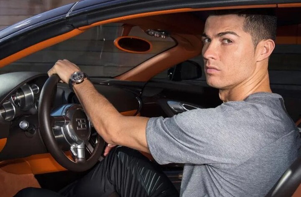 Chi tiết dàn siêu xe chất nhất giới cầu thủ của Cristiano Ronaldo - Ảnh 1.
