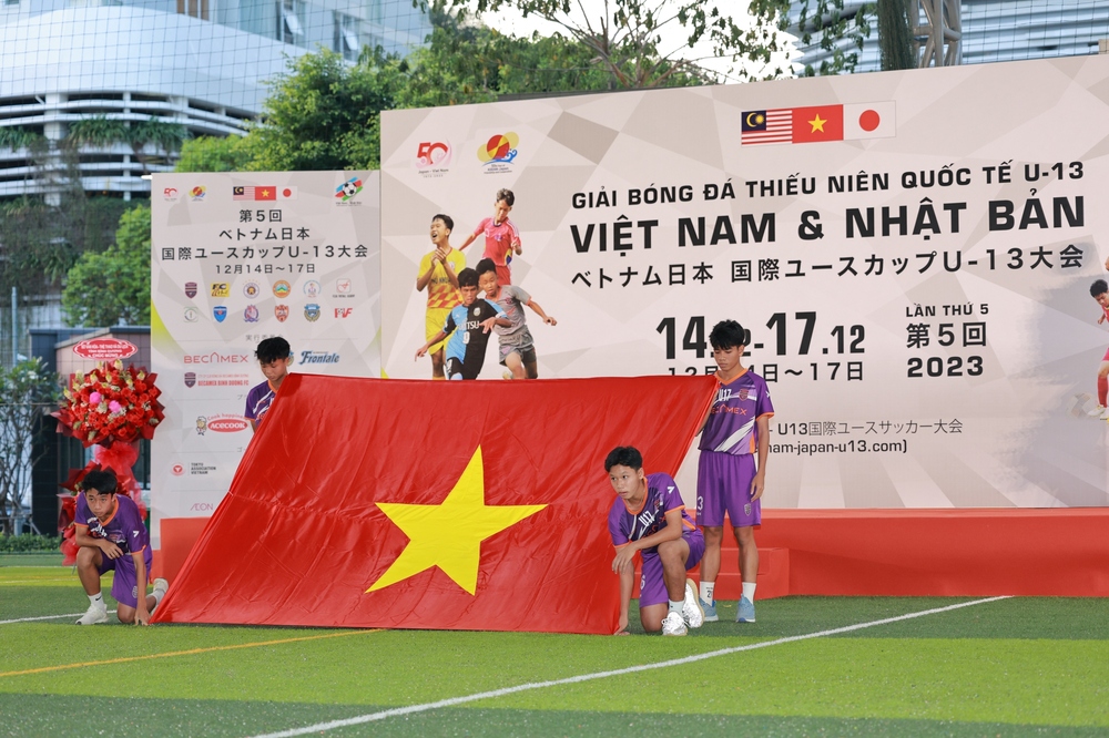 12 đội bóng tranh tài tại giải Thiếu niên quốc tế U13 Việt Nam - Nhật Bản - Ảnh 1.