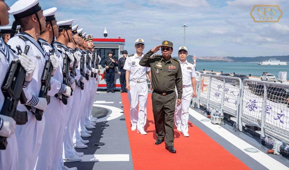Chiến hạm Trung Quốc huấn luyện hải quân Campuchia tại quân cảng Ream - Ảnh 2.