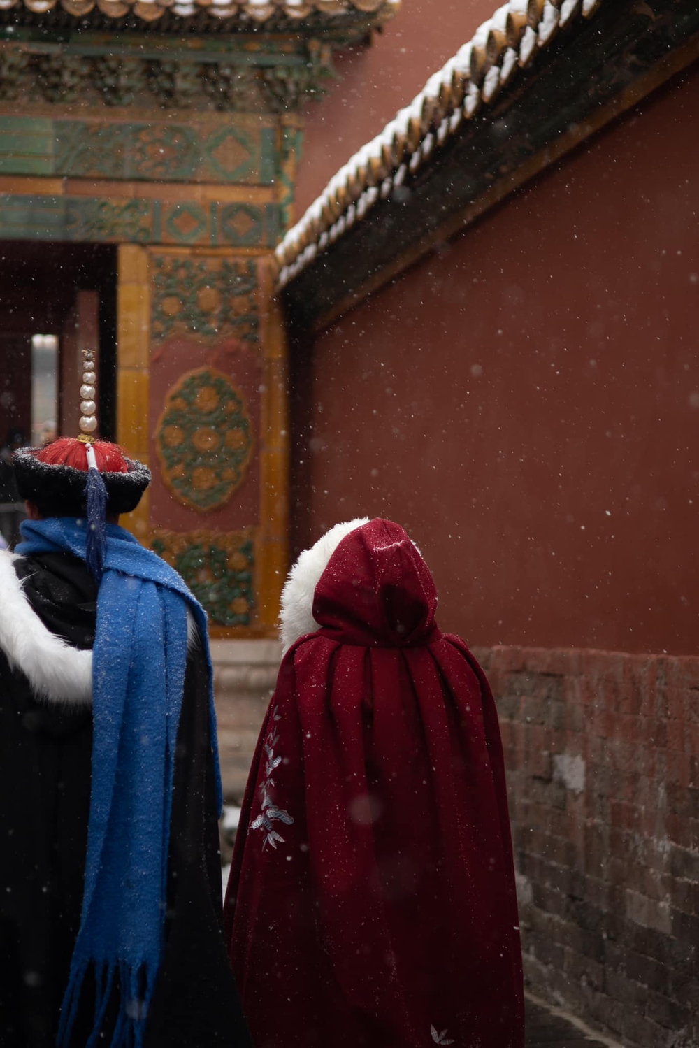 Du khách Việt may mắn được săn tuyết rơi đầu mùa đẹp như phim ở Tử Cấm Thành (Trung Quốc) - Ảnh 16.