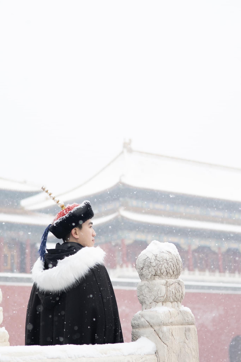 Du khách Việt may mắn được săn tuyết rơi đầu mùa đẹp như phim ở Tử Cấm Thành (Trung Quốc) - Ảnh 13.