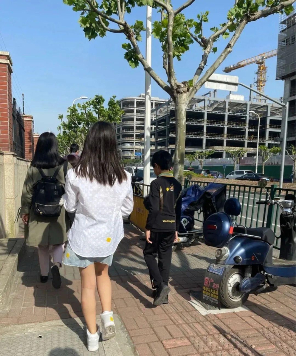 Hình ảnh bên trong ngôi trường quý tộc đắt nhất Thượng Hải khiến netizen choáng váng: Những người giàu nhất cũng chưa chắc dám cho con vào học - Ảnh 1.