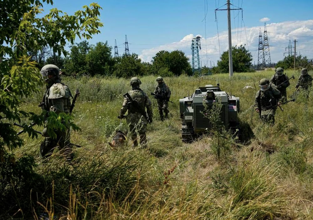 Các robot mặt đất bắt đầu xuất hiện trên chiến trường Ukraine - Ảnh 1.