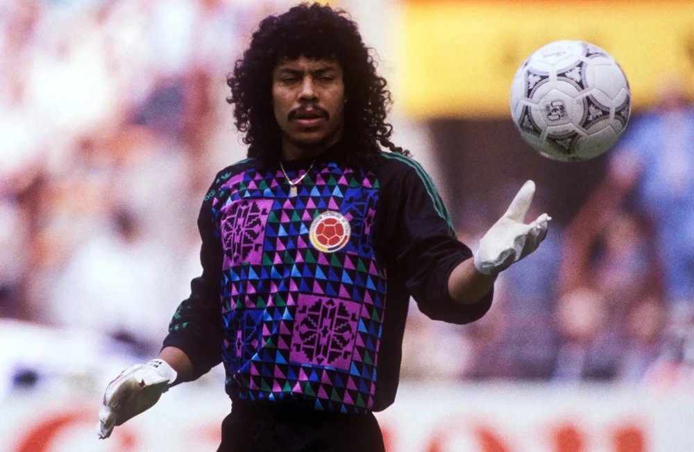 Chuyện cuối tuần: Rene Higuita, gã điên huyền thoại và 7 tháng tù vì lòng hào hiệp - Ảnh 6.