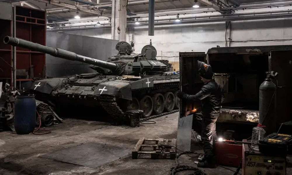 Xe tăng đã chết liên tục hồi sinh: Ukraine dùng chiến thuật “vũ khí bất tử” để đấu với Nga - Ảnh 1.