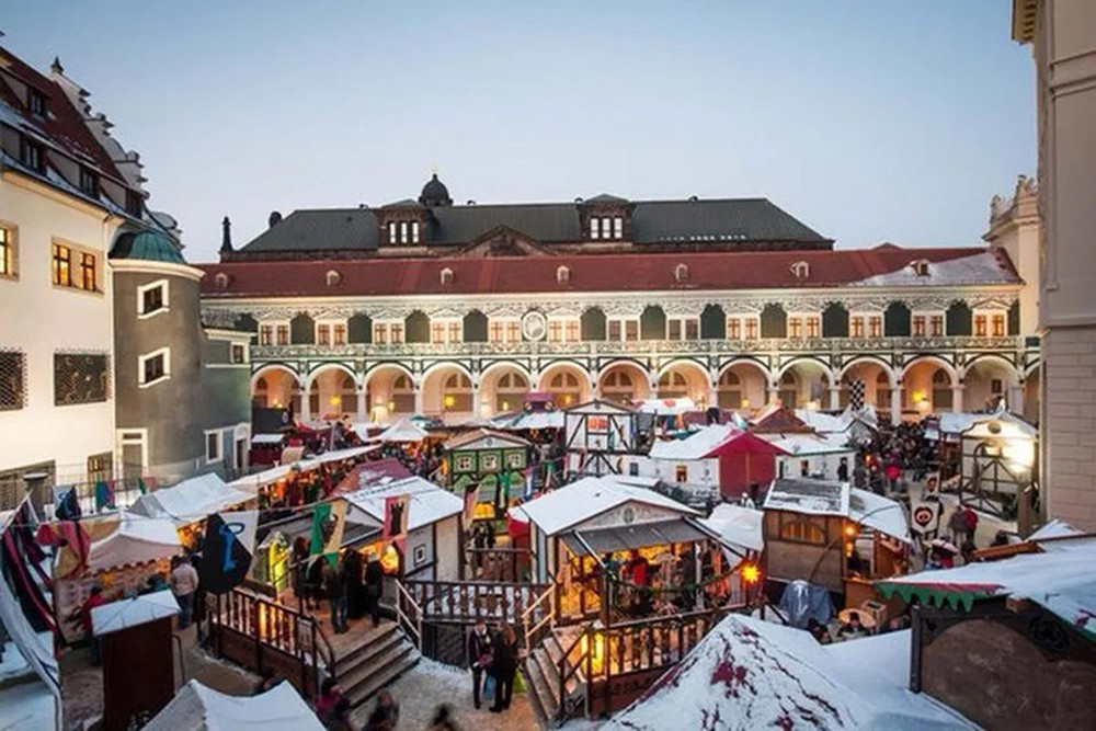 Những khu chợ Giáng sinh đẹp nhất châu Âu - Ảnh 19.
