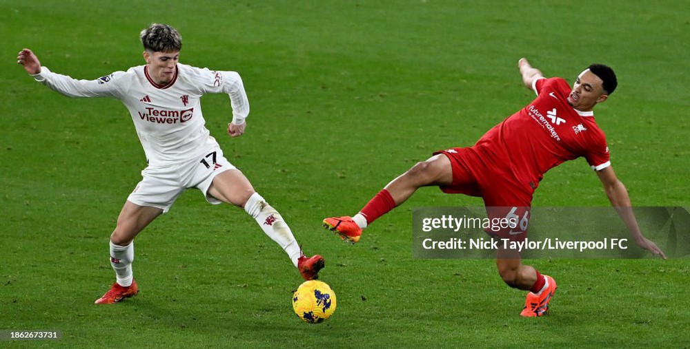 Đội hình tan hoang, Man United vẫn khiến Liverpool phải bất lực trong trận derby nước Anh - Ảnh 2.