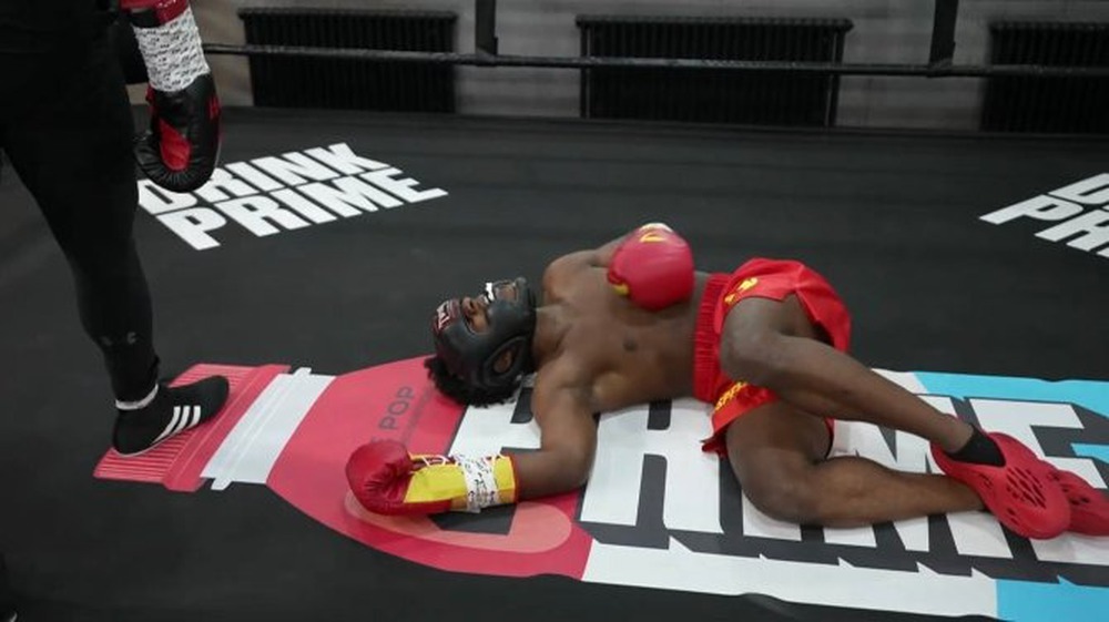 Hiện tượng mạng IShowSpeed hùng hổ bước lên sàn boxing và cái kết rời đi trong nước mắt - Ảnh 2.