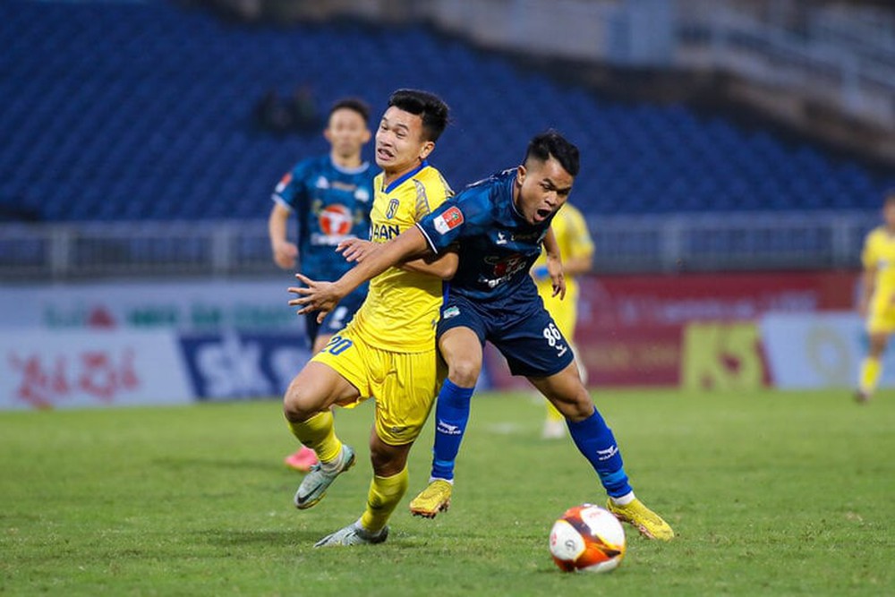 Vòng 6 V.League: Tiến Linh ấn tượng, Văn Quyết làm lu mờ 2 ứng viên QBV Việt Nam - Ảnh 2.