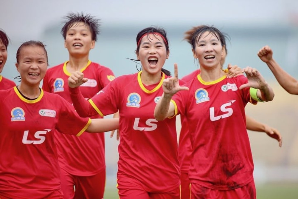 Hoàng Thị Loan ghi bàn, Hà Nội I tăng tốc ở giải nữ VĐQG - Ảnh 2.