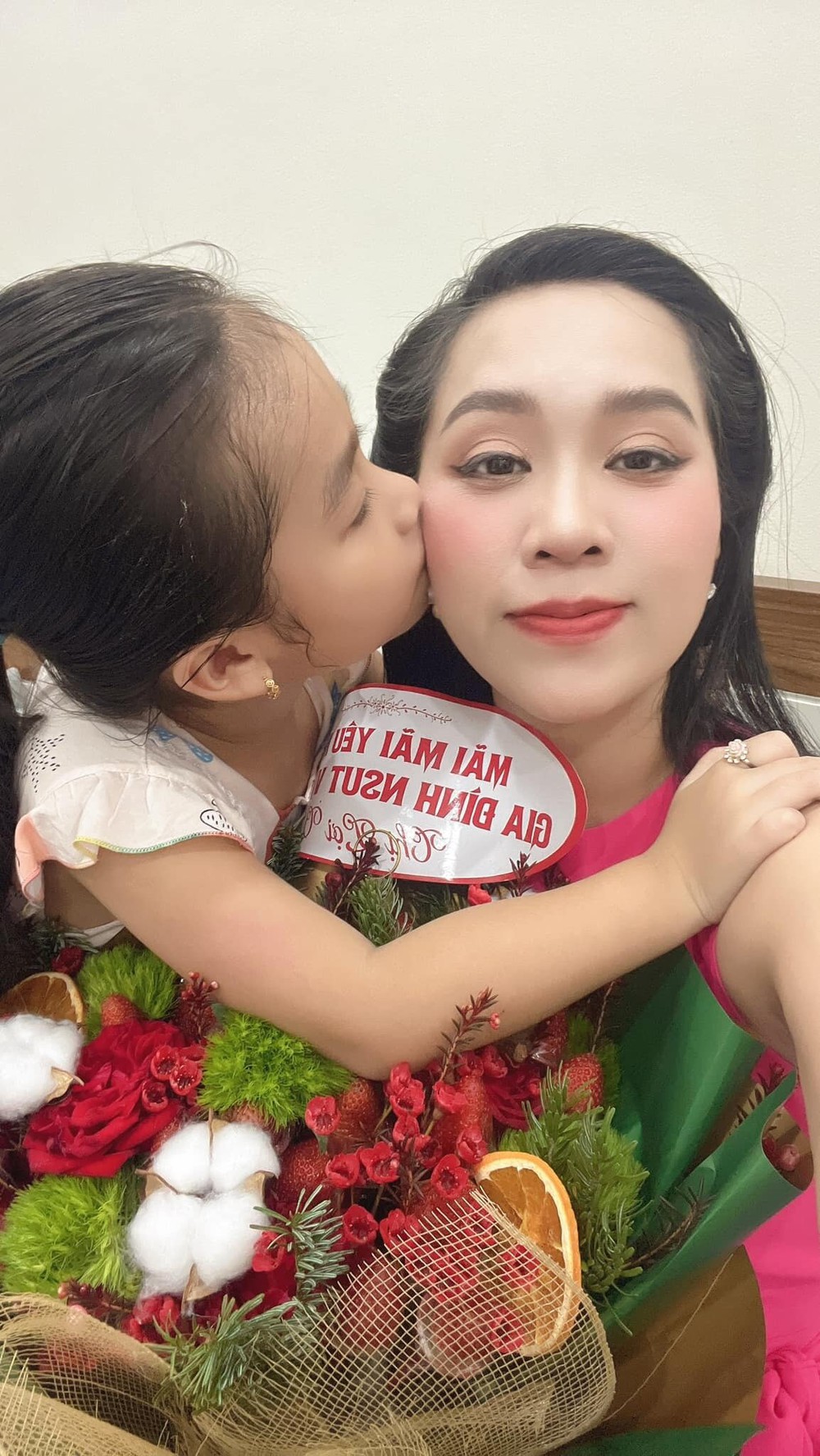 Sao Việt 19/12: Cháu gái Vũ Linh hạnh phúc khi được ủng hộ, Trấn Thành nịnh vợ - Ảnh 4.