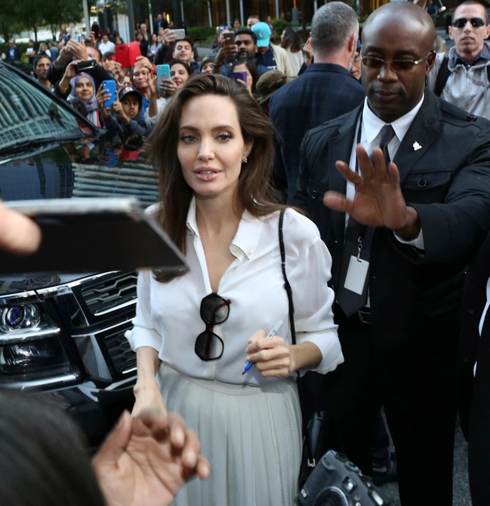 Angelina Jolie tiết lộ ý định rời bỏ Hollywood - Ảnh 2.