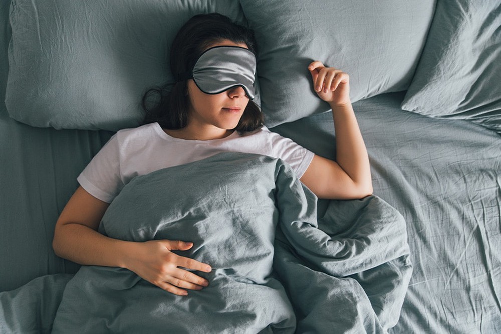 12 mẹo giúp bạn ngủ ngon hơn khi thời tiết trở lạnh - Ảnh 3.