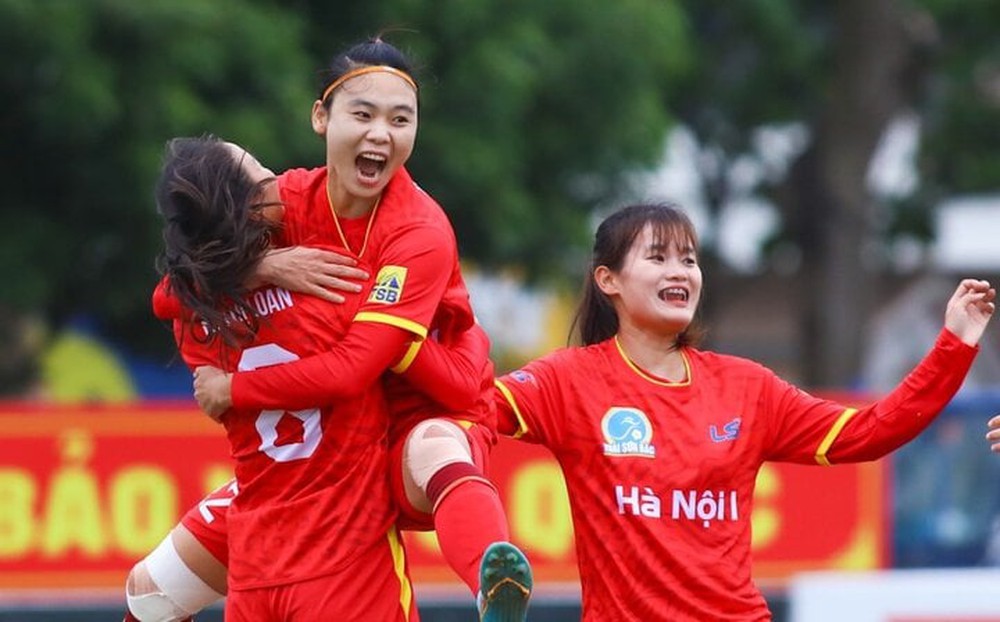 Hoàng Thị Loan ghi bàn, Hà Nội I tăng tốc ở giải nữ VĐQG - Ảnh 1.