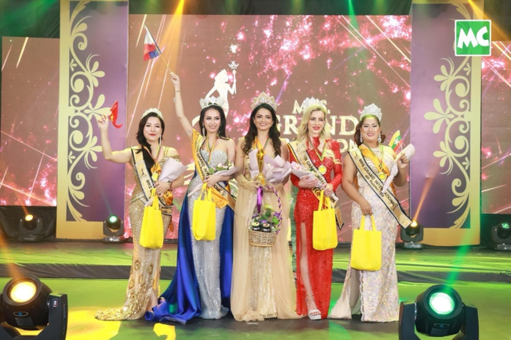 Minh Huệ đoạt giải á hậu 3 tại Mrs Grand International 2023 - Ảnh 2.