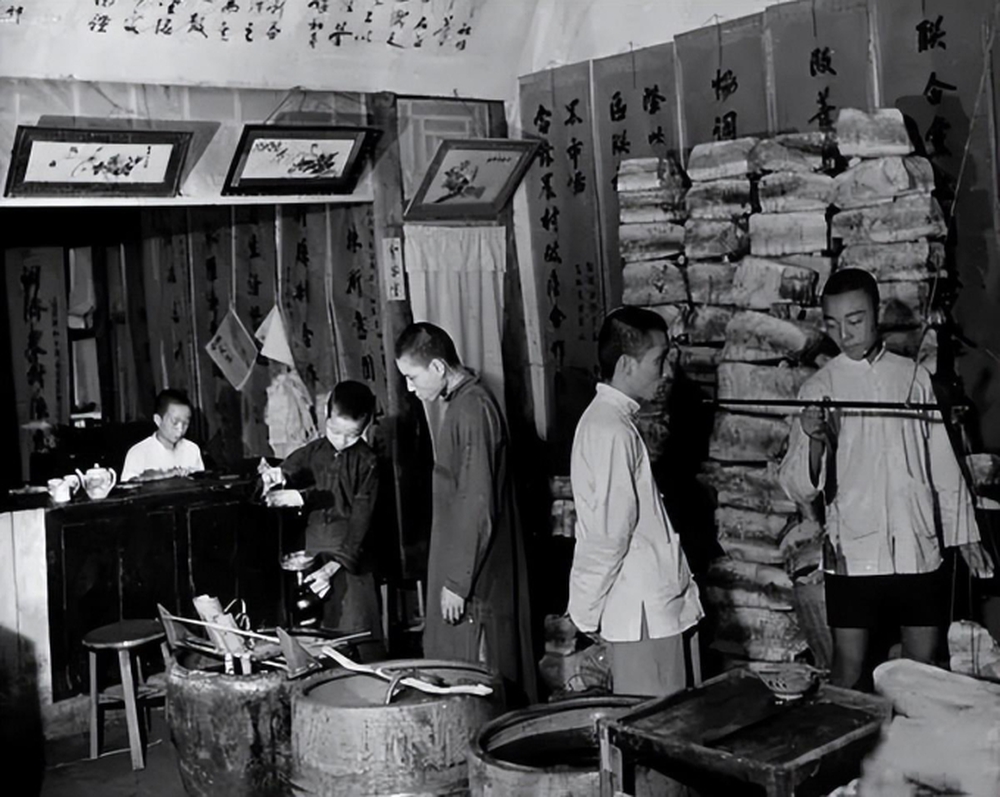 Loạt ảnh hiếm tiết lộ mức sống của gia đình giàu có ở Trung Quốc cách đây hơn 80 năm - Ảnh 8.