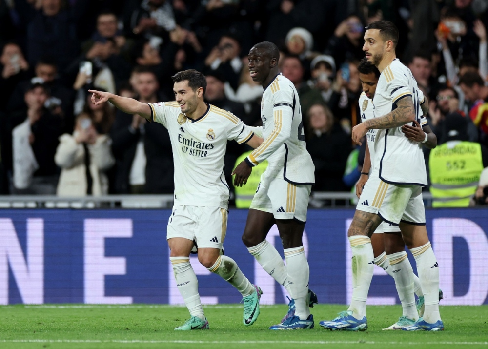 Real Madrid trở lại ngôi đầu La Liga sau chiến thắng dễ dàng - Ảnh 1.