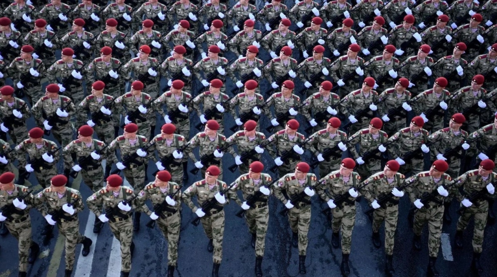 Quy mô mới của quân đội Nga sau sắc lệnh tăng cường của Tổng thống Putin - Ảnh 1.