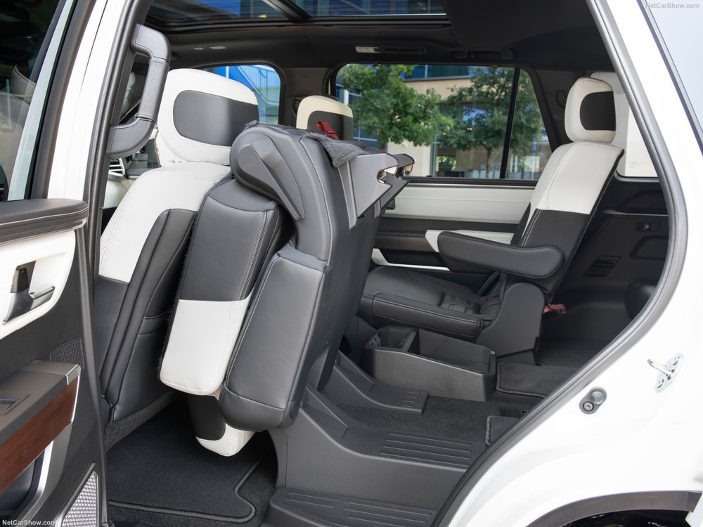 Đại lý tư nhân chào bán Toyota Sequoia giá hơn 7 tỷ: SUV full-size phổ thông nhưng đắt hơn GLS và X7 tại Việt Nam - Ảnh 13.