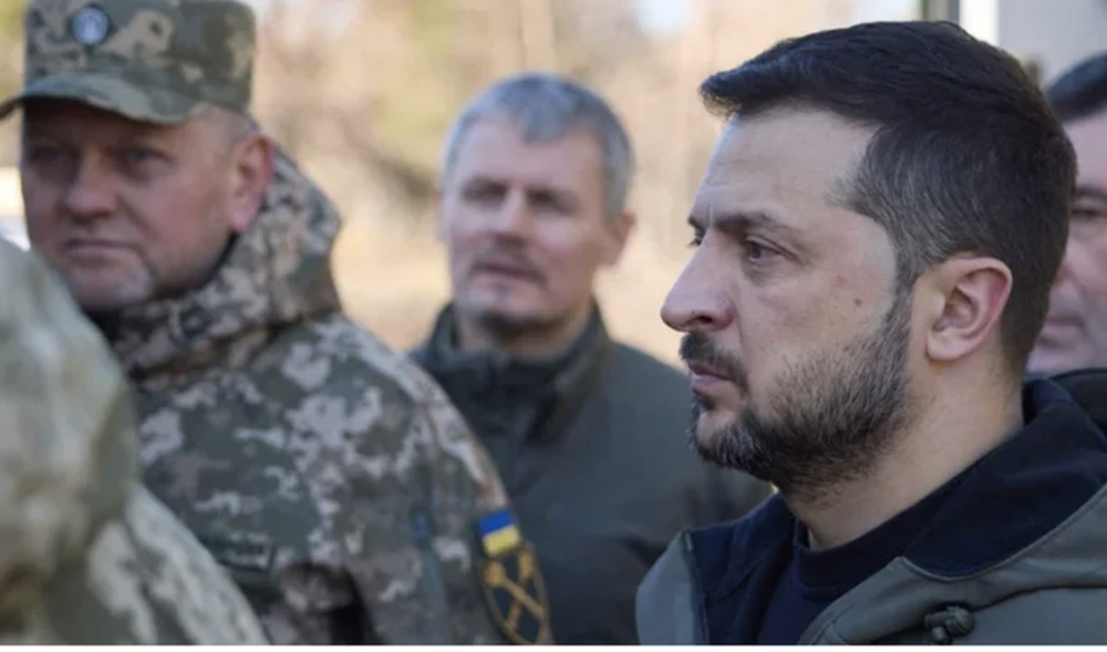 Ukrainska Pravda: Tổng thống Ukraine trực tiếp chỉ huy quân đội, có thể loại bỏ tướng Zaluzhnyi - Ảnh 1.