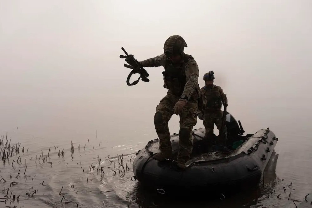 Điểm yếu nghiêm trọng của Ukraine khi phòng thủ ở sông Dnipro - Ảnh 1.