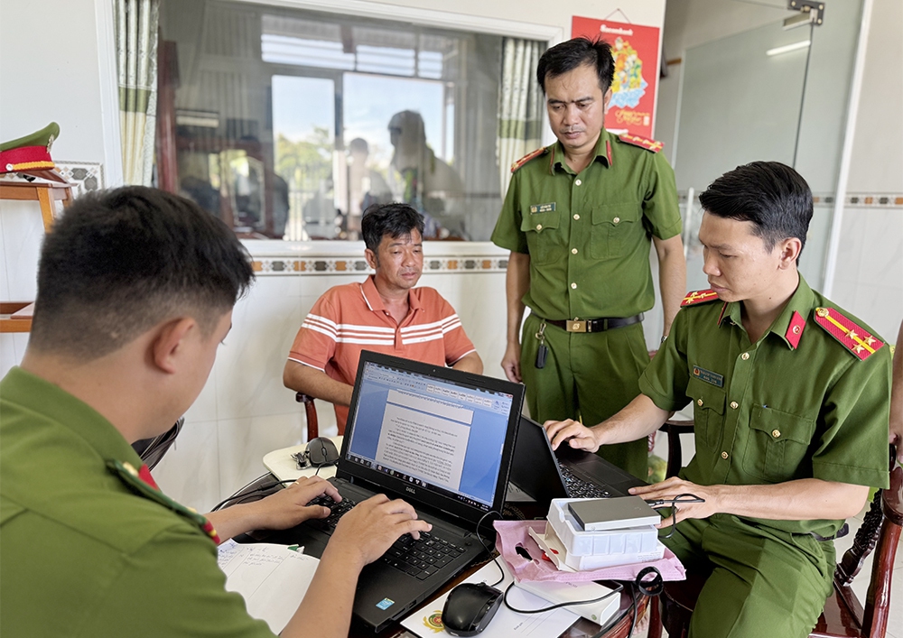 Khởi tố Phó Chánh Văn phòng HĐND - UBND, Phó Trưởng phòng Kinh tế - Hạ tầng và 2 Giám đốc doanh nghiệp - Ảnh 1.