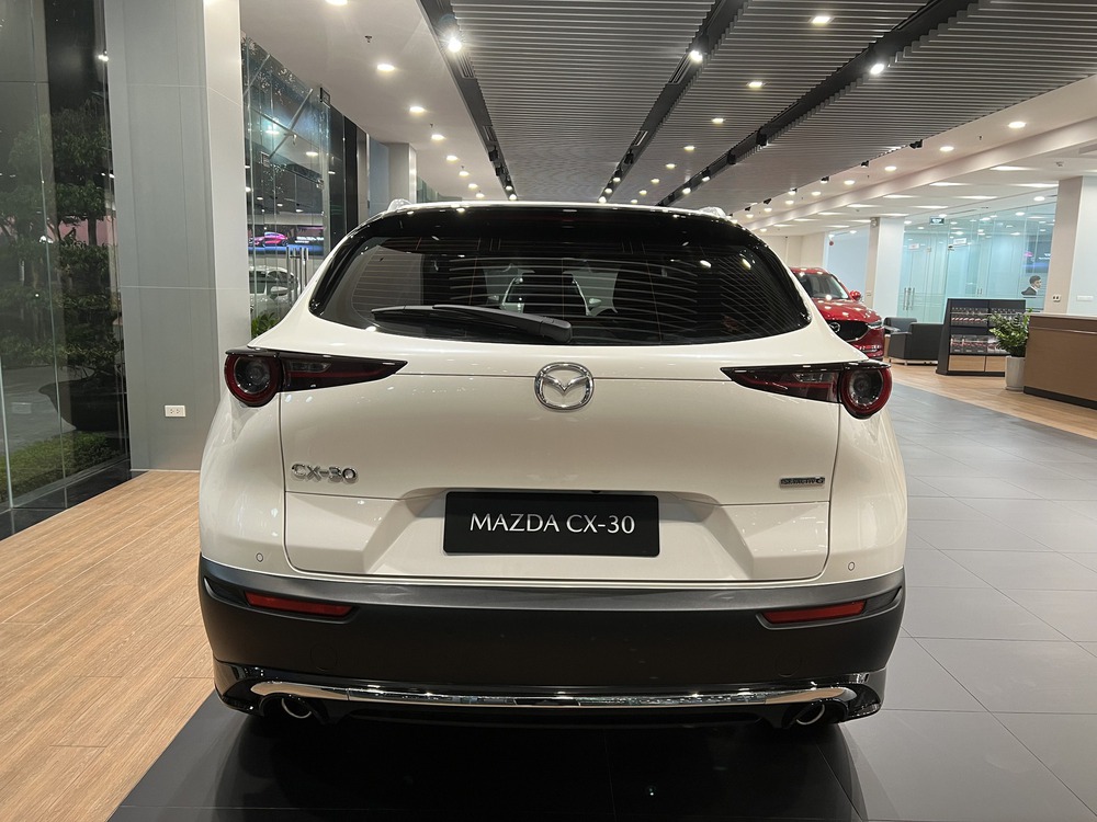 Mazda CX-30 bất ngờ tăng giá 25 triệu, giá khởi điểm gần ngang Honda HR-V - Ảnh 3.