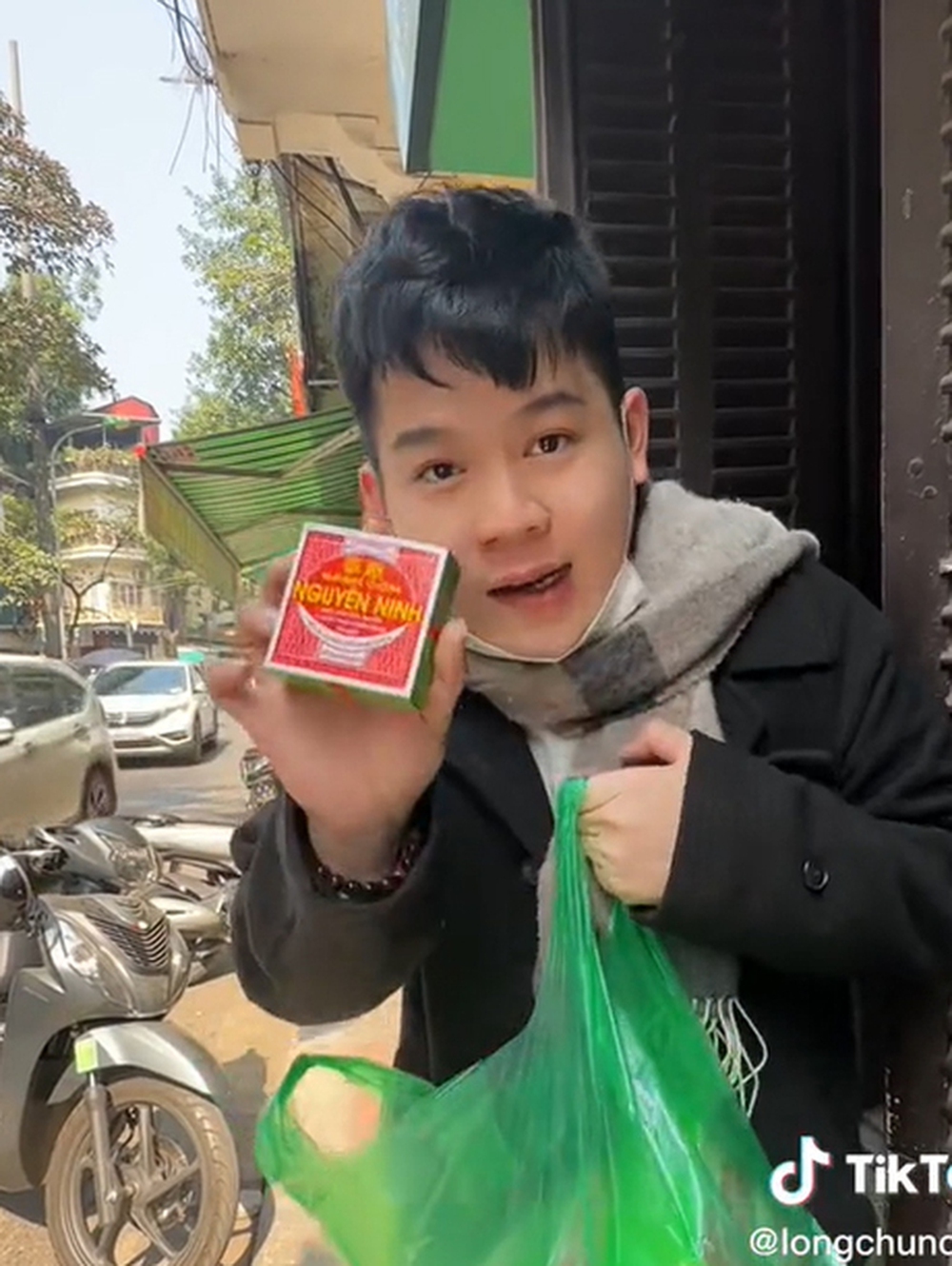 Huỳnh Lập ra Hà Nội được Long Chun dẫn đến quán bún chả được cho là “nổi tiếng nhất Hà Nội, ai ra cũng khen ngon”, đó là quán nào?