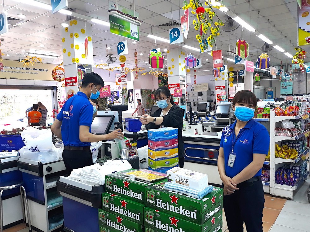 Saigon Co.op giành lại ngôi vị số 1 Việt Nam về bán lẻ siêu thị từ tay VinMart và VinMart+, duy trì doanh thu khủng hơn 30.000 tỷ đồng - Ảnh 1.