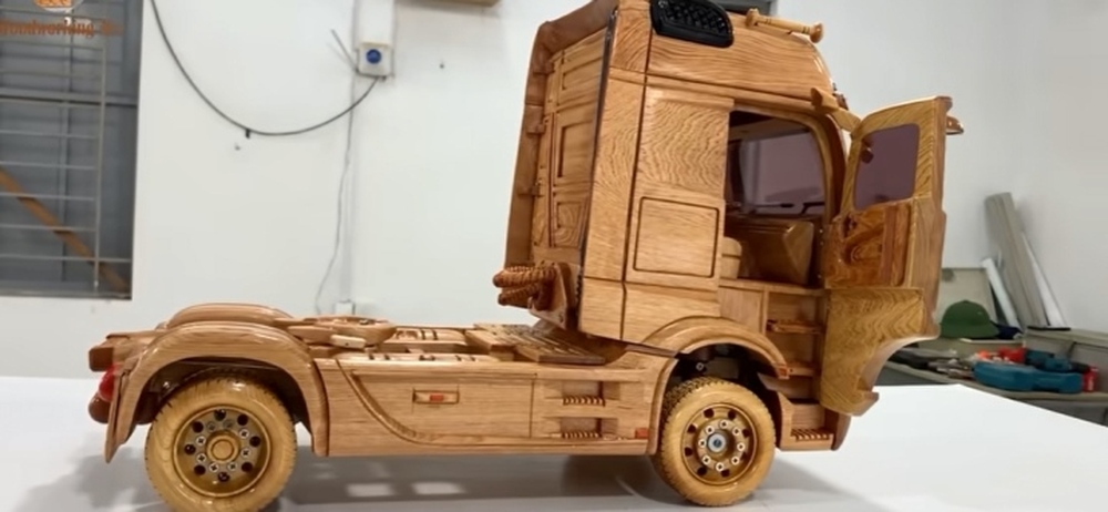 Mercedes-Benz Actros bằng gỗ tinh xảo của thợ Việt - Ảnh 6.