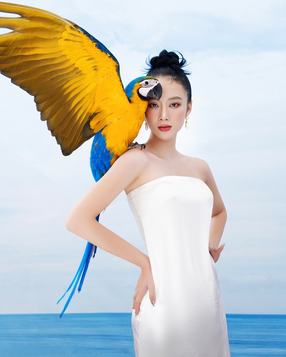 Người đẹp cơ bắp Angela Phương Trinh lấy lại vẻ mềm mại để tái xuất showbiz - Ảnh 3.