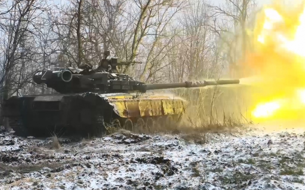 Nửa triệu quân Nga cùng 1.800 xe tăng sẽ tấn công lớn Ukraine theo hướng nào? - Ảnh 1.