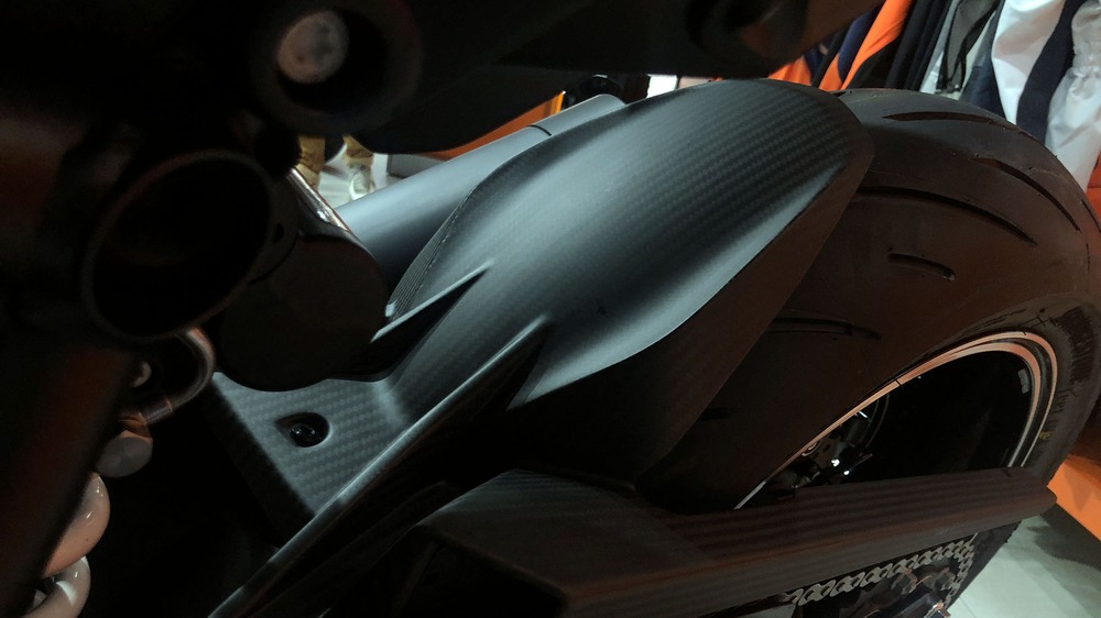 Thế giới 2 bánh: KTM Brabus 1300R xuất hiện tại Hà Nội, giá 2,2 tỷ đồng vẫn giữ nguyên - Ảnh 10.