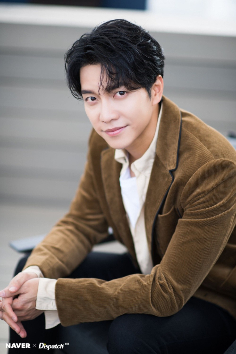 Sự nghiệp Lee Seung Gi lung lay vì lấy vợ tai tiếng - Ảnh 1.