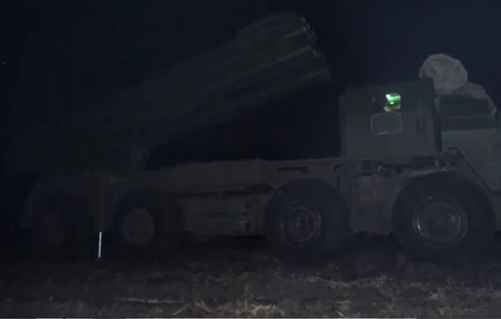 Tornado-S giáng đòn hủy diệt HIMARS - Ảnh 1.