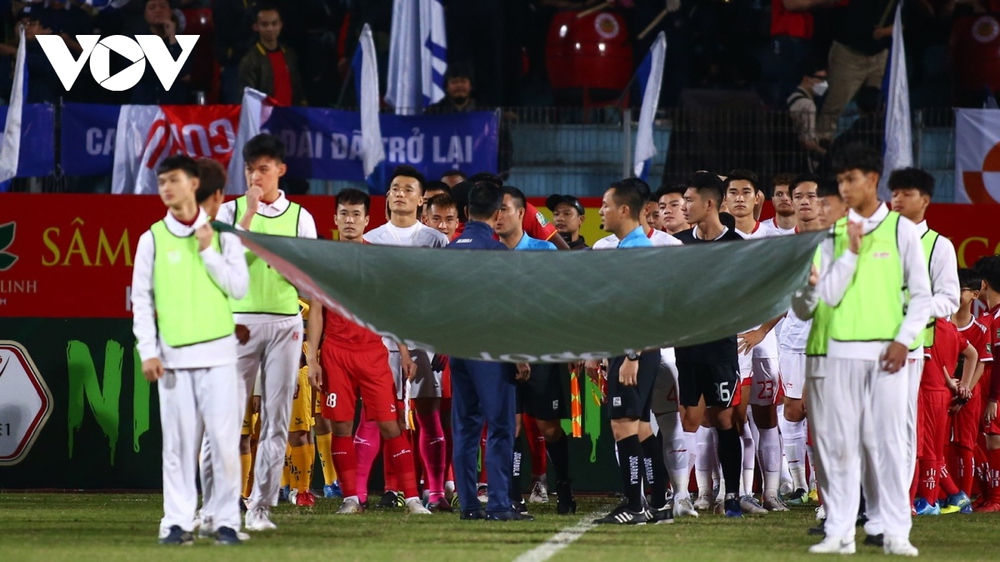 Trực tiếp CLB Công an Hà Nội 0-0 Viettel FC: Cựu cầu thủ Arsenal ra mắt V-League - Ảnh 1.