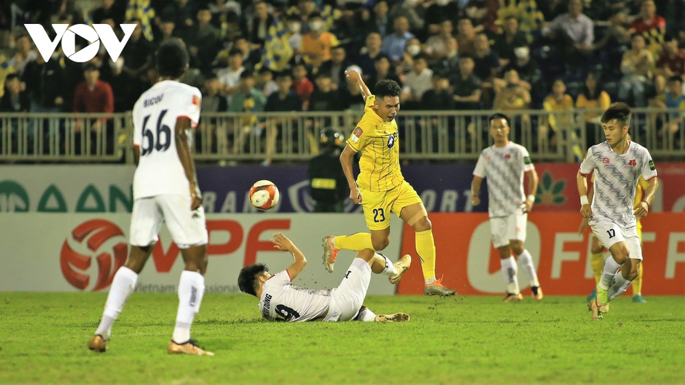 U20 Việt Nam bổ sung 5 cầu thủ đá V-League trước ngày tập huấn UAE - Ảnh 1.