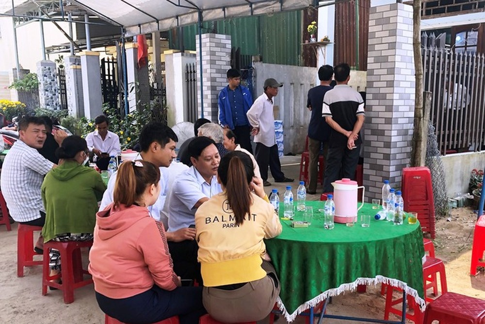 Tang thương xóm nghèo nơi 8 nạn nhân tử vong vụ tai nạn kinh hoàng ở Quảng Nam - Ảnh 4.