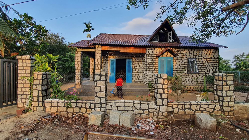Chàng trai Đắk Lắk xây nhà từ 100 tấn đá, 30 tấn xi măng: Hè mát, đông ấm, độc lạ nhất làng