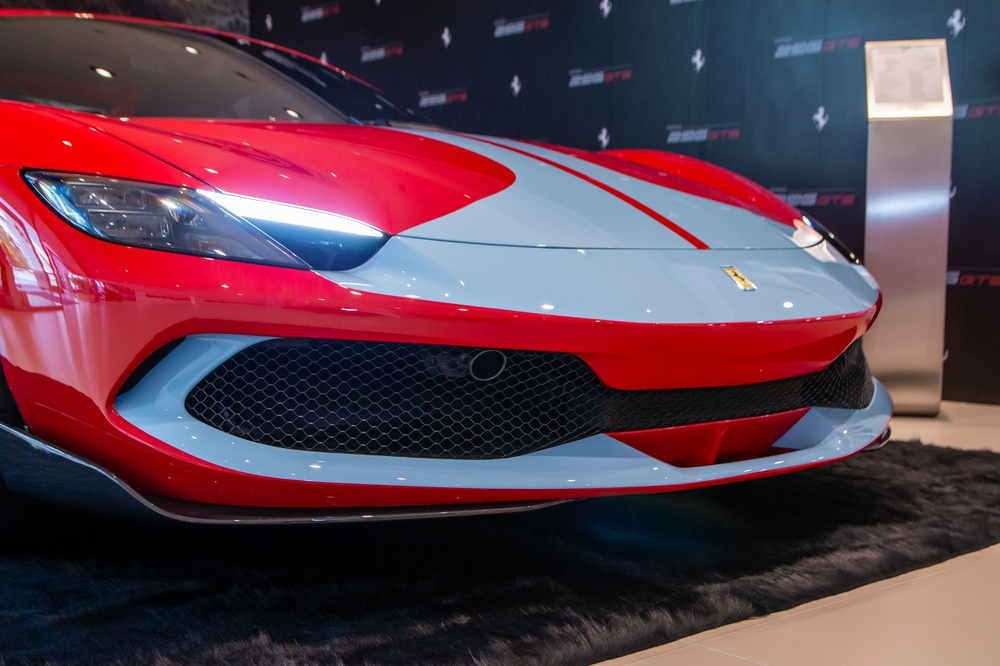 Tôi dự ra mắt kín Ferrari 296 GTS tại VN và được tiết lộ tiền đặt cọc 2,5 tỷ đồng, riêng tiền dải sơn trang trí đã đủ mua Santa Fe - Ảnh 17.