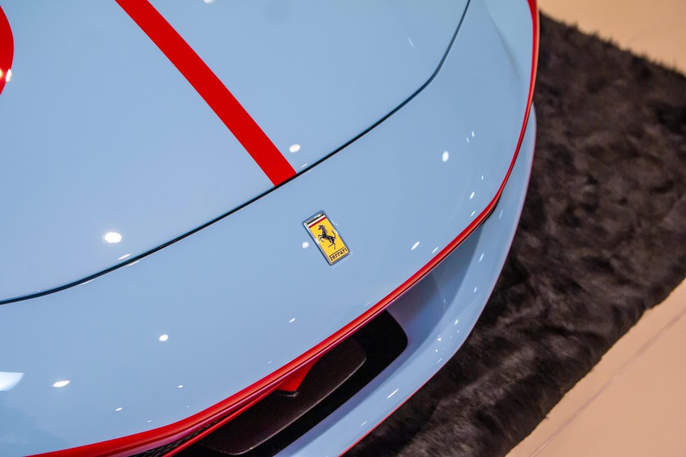 Tôi dự ra mắt kín Ferrari 296 GTS tại VN và được tiết lộ tiền đặt cọc 2,5 tỷ đồng, riêng tiền dải sơn trang trí đã đủ mua Santa Fe - Ảnh 16.