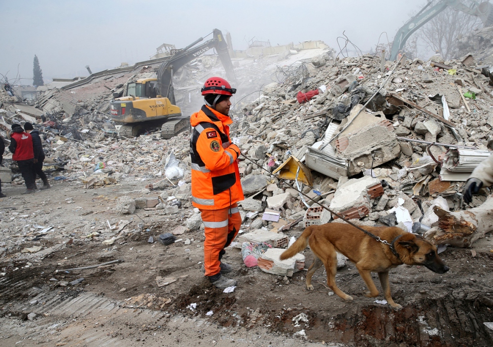 Hình ảnh nhân viên cứu hộ đặc biệt xử lý hậu quả động đất ở Thổ Nhĩ Kỳ và Syria - Ảnh 11.
