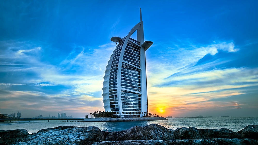 Lễ tân tại khách sạn 7 sao, giá nghỉ hơn nửa tỷ đồng/đêm tại Dubai kể góc khuất của nghề”: Thu nhập tới hơn 80 triệu đồng/tháng, nhất định phải nhớ quy tắc này - Ảnh 1.