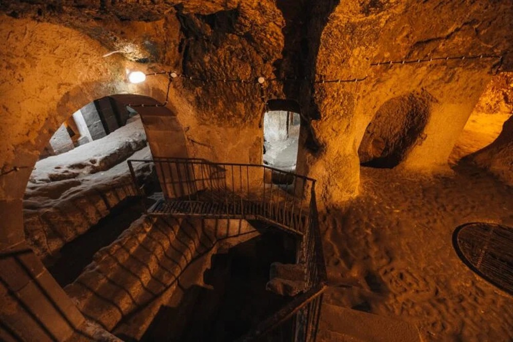 Bí mật dưới tầng hầm của người đàn ông: Từng chứa được 20.000 người và giờ là địa điểm du lịch - Ảnh 12.