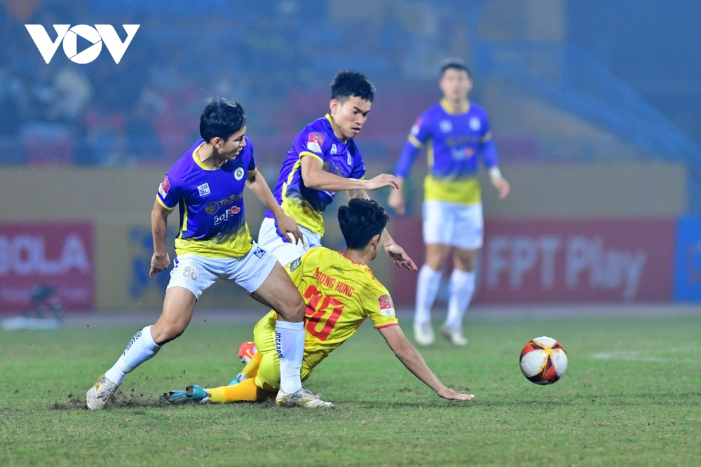 Trực tiếp Hà Nội FC 0 - 0 Thanh Hóa: Đôi công quyết liệt, bàn thắng rất gần - Ảnh 1.