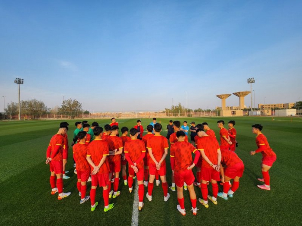 U20 Việt Nam tập luyện trên mặt cỏ đẹp như mơ ở Saudi Arabia - Ảnh 8.