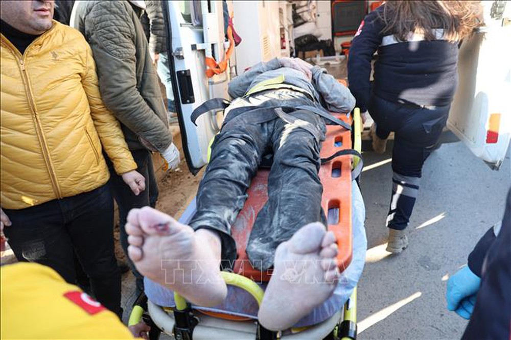Động đất tại Thổ Nhĩ Kỳ: Giải cứu 1 nạn nhân sau 278 giờ bị vùi lấp - Ảnh 1.