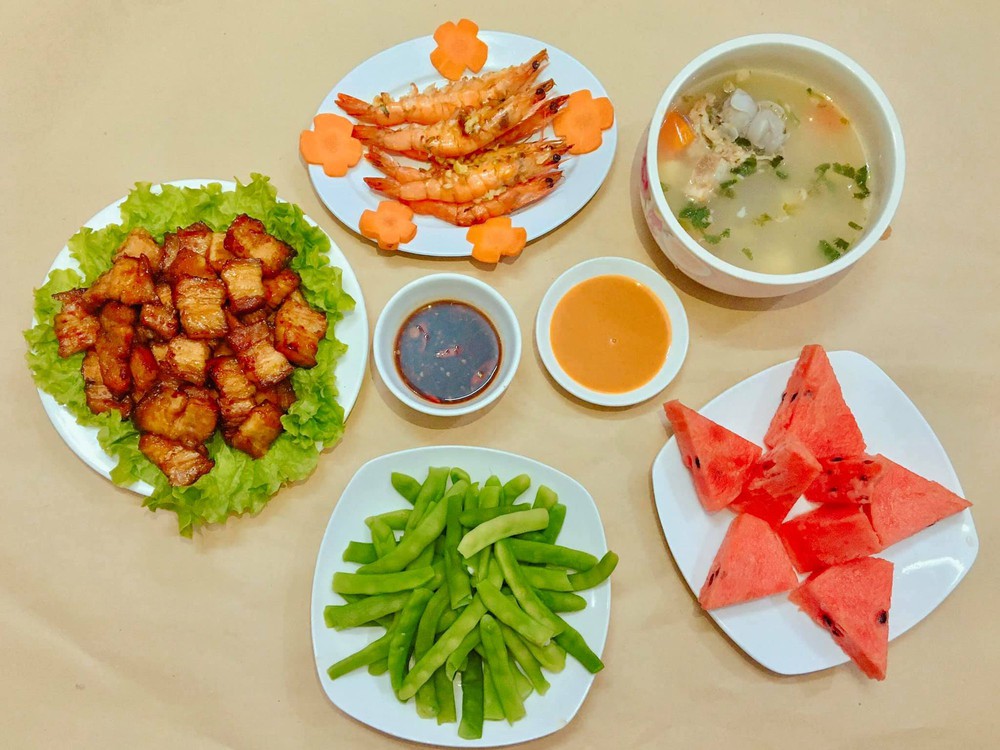 Hạnh phúc của mẹ bỉm: Chị chồng nấu cơm ngày 3 bữa, đêm trông cháu giúp em dâu