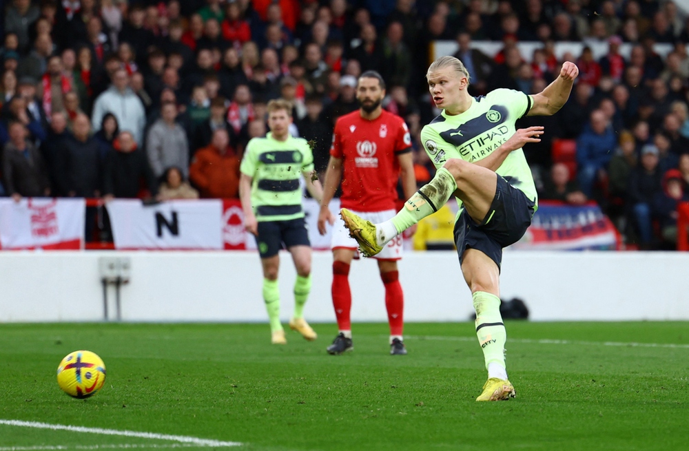 Trực tiếp Nottingham Forest 0-1 Man City: Haaland bỏ lỡ khó tin - Ảnh 1.