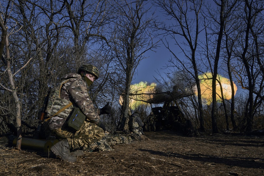 Mỹ tập trung huấn luyện quân đội Ukraine tiết kiệm đạn - Ảnh 1.